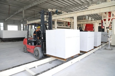 兵團(tuán)一師阿拉爾市 企業(yè)良種落地開花，新型建材制造助推經(jīng)濟(jì)高質(zhì)量發(fā)展